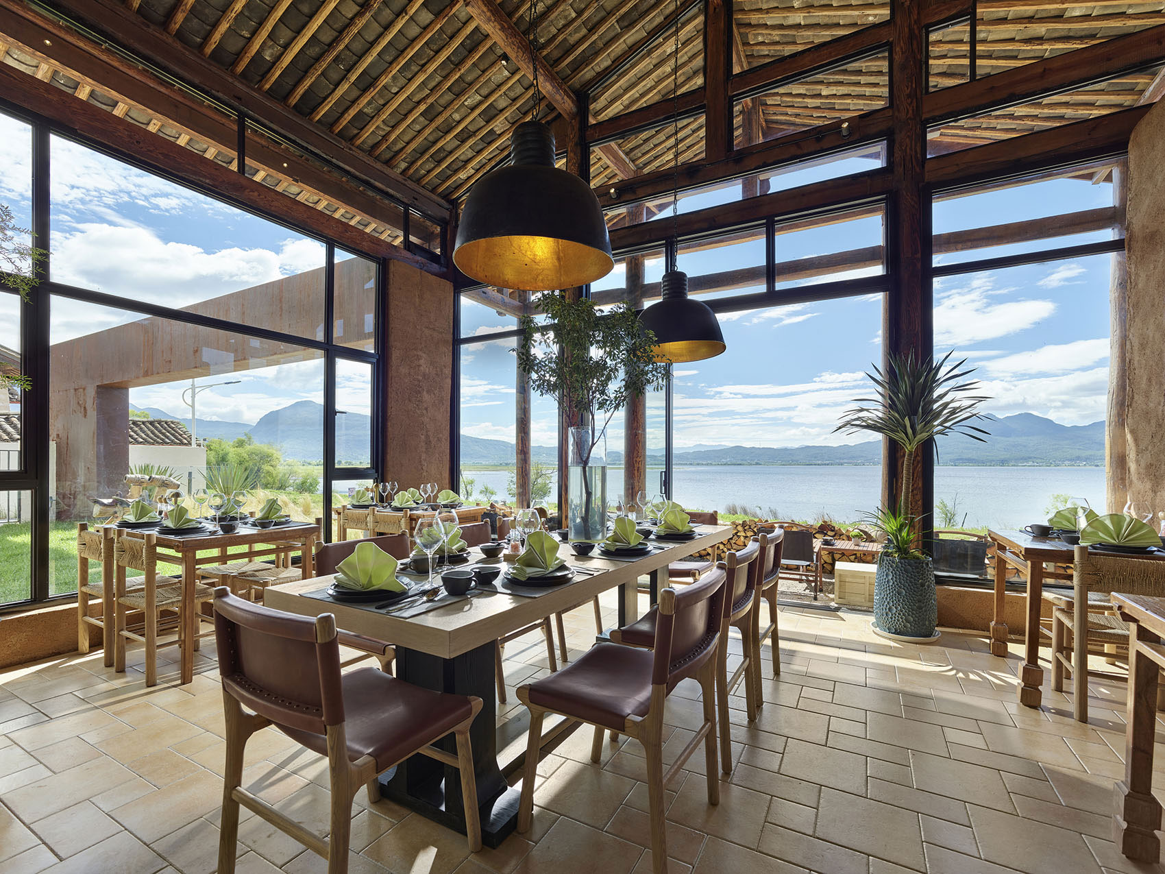 云南麗江·茶馬道拉市海麗世山居酒店設(shè)計